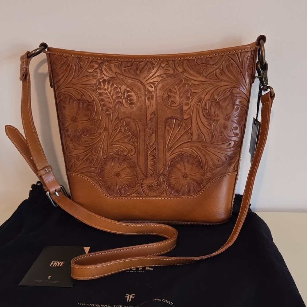 Frye MELISSA ARTISAN HOBO IN SUNFLOWER. NWT LIMITED EDITION - Picture 5 of 14